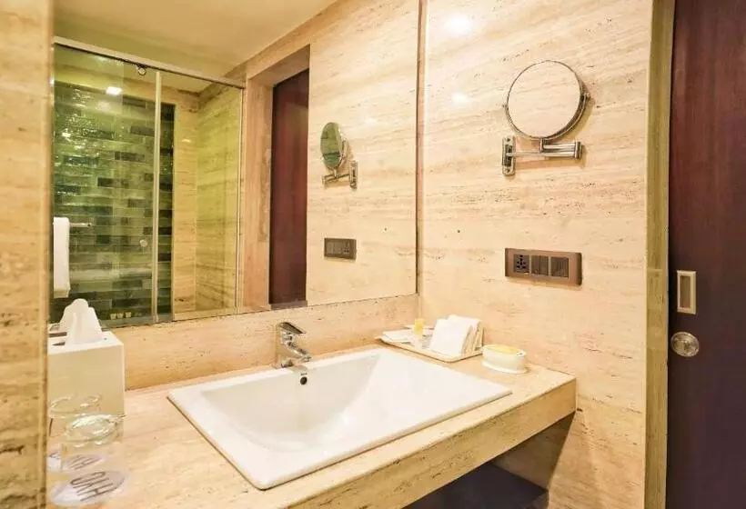 Hotelli Aura Inn