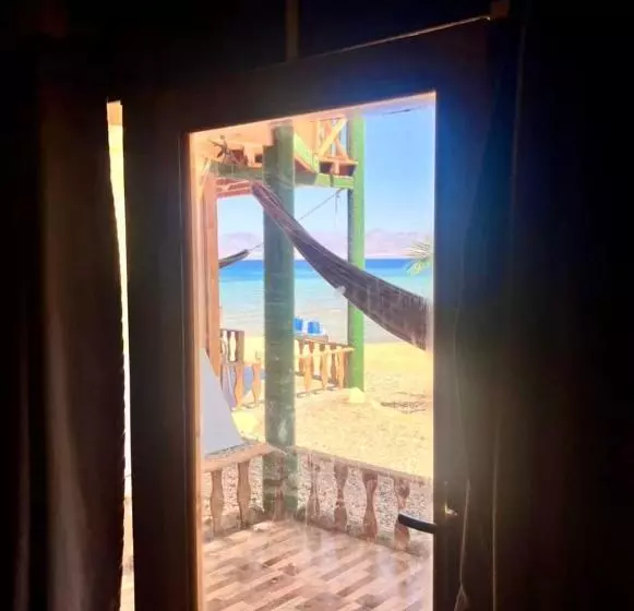 هتل Blue Beach Camp