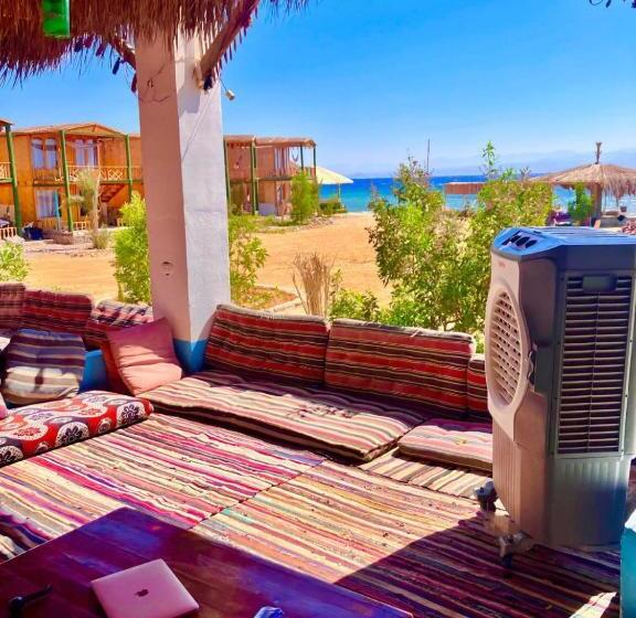 هتل Blue Beach Camp