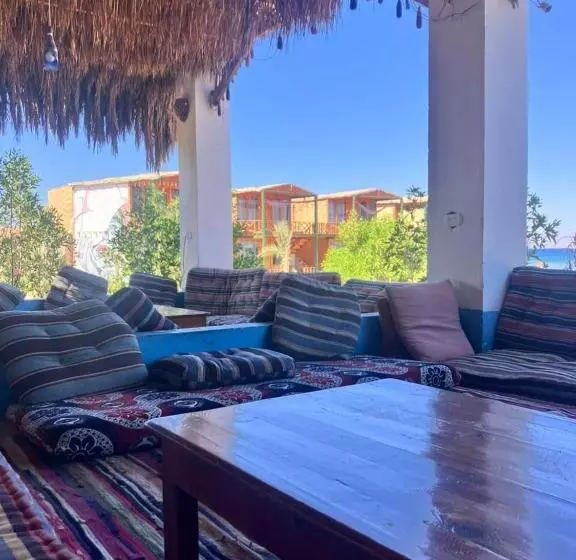 هتل Blue Beach Camp