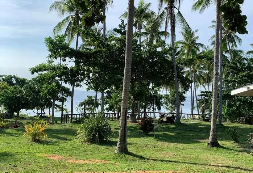 Hotelli Palanas White Sand Beach Resort