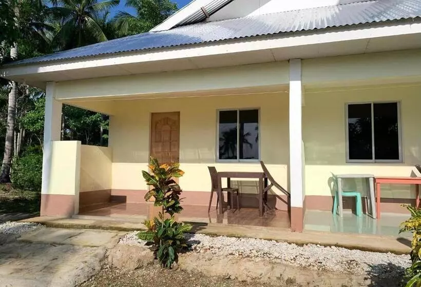 Hotelli Palanas White Sand Beach Resort