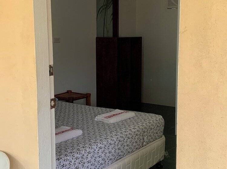 호텔 Palanas White Sand Beach Resort