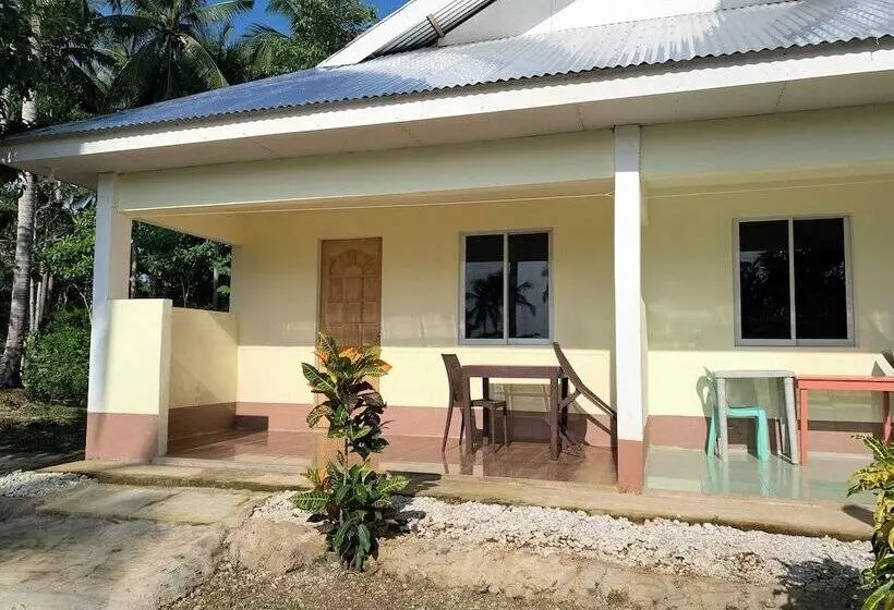 Hotelli Palanas White Sand Beach Resort