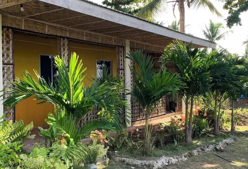 Hotelli Palanas White Sand Beach Resort