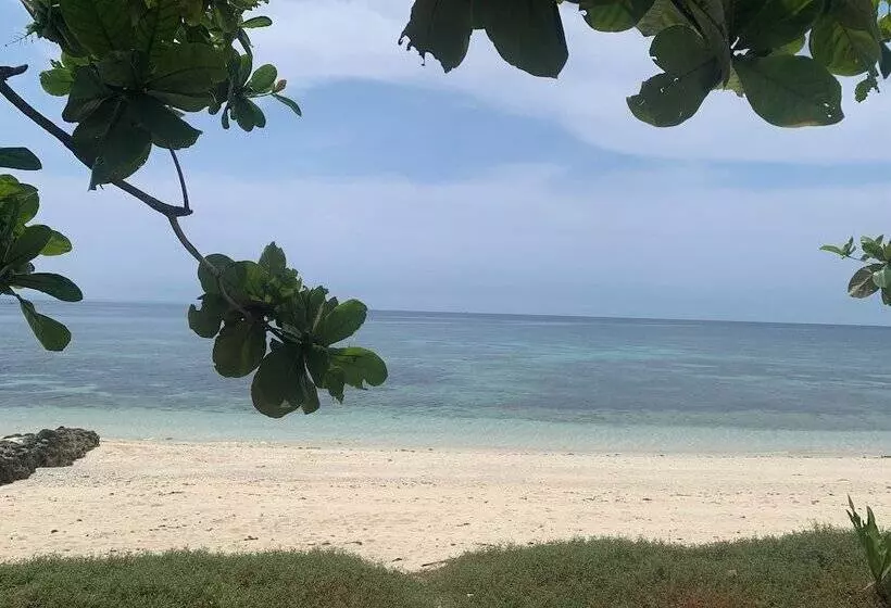 Hotelli Palanas White Sand Beach Resort