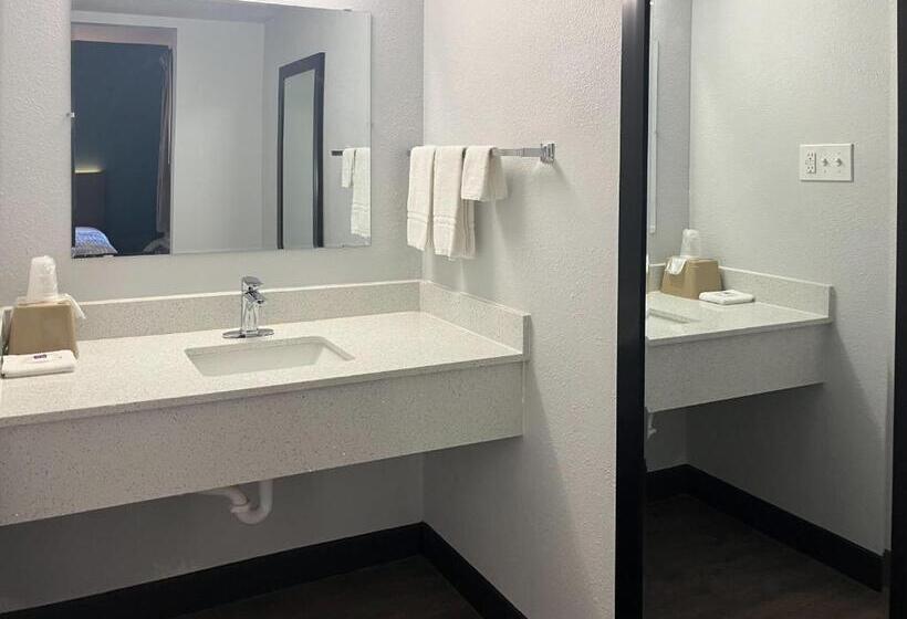 Отель Studio 6 Huntsville, Al University Drive