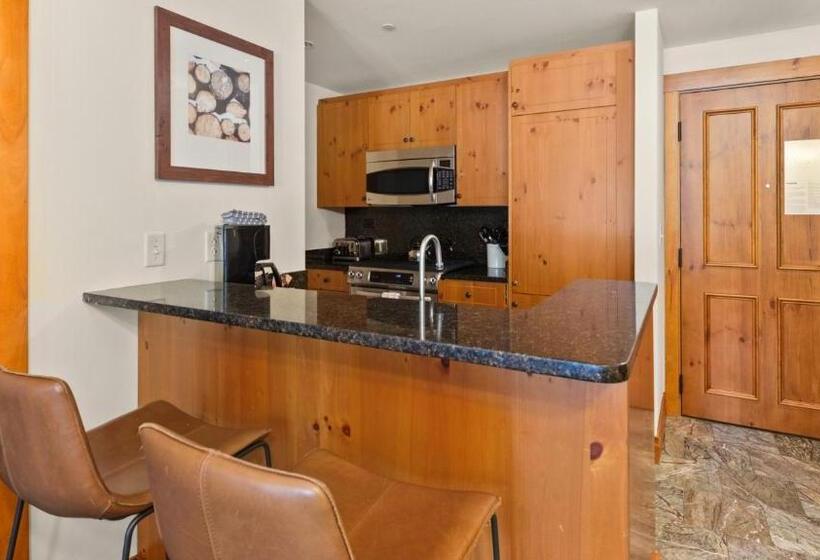 Resort 1124a 2 Bdrm The Pines Ski In Ski Out Lodge At Spruce Peak