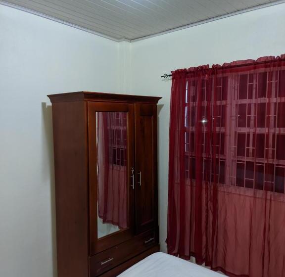 تختخواب و صبحانه 43 Dougville Melanie Ecd