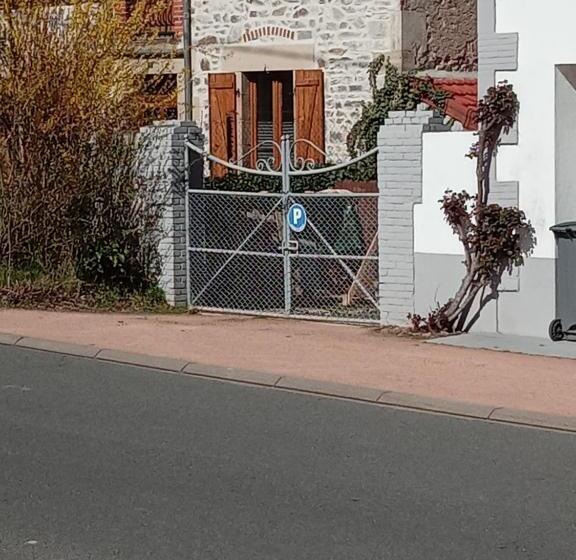 مبيت وإفطار Coté Bouble Chantelle 03140