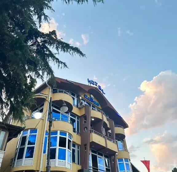 هتل Blue Sky