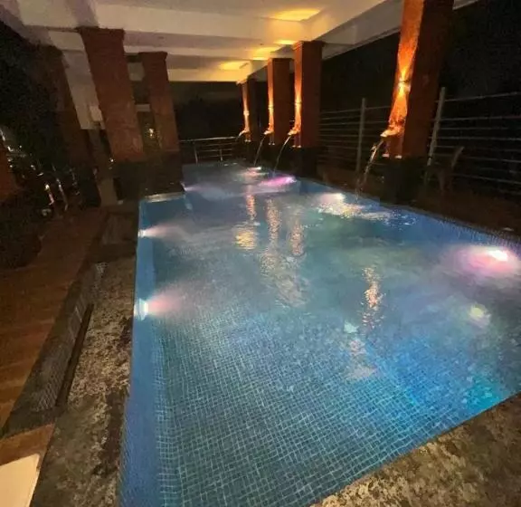 هتل Sportsman Beach