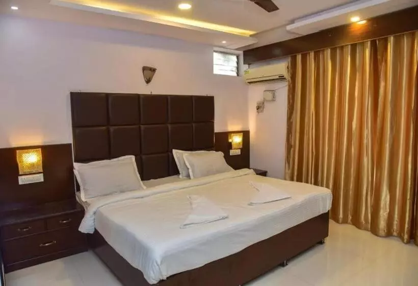 هتل Sportsman Beach