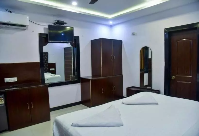 هتل Sportsman Beach