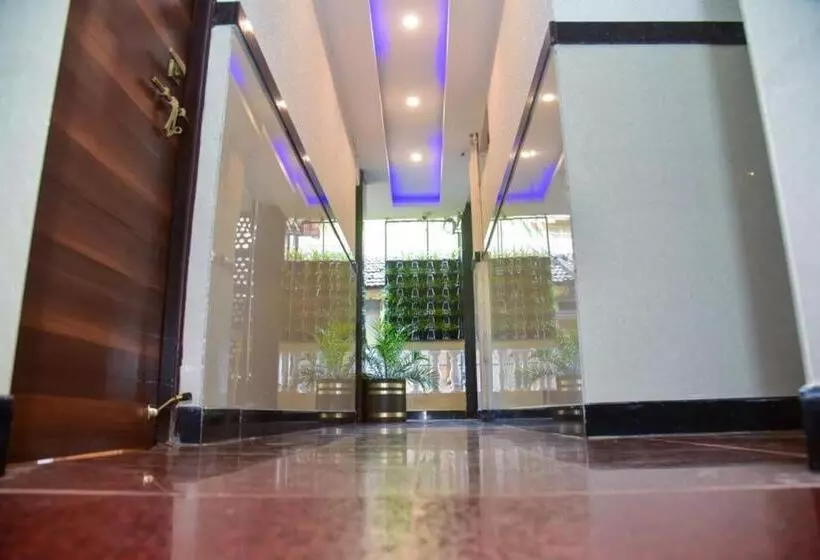 هتل Sportsman Beach