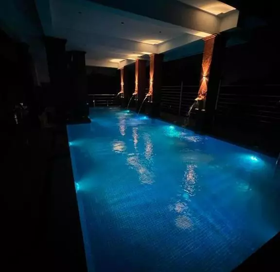 هتل Sportsman Beach