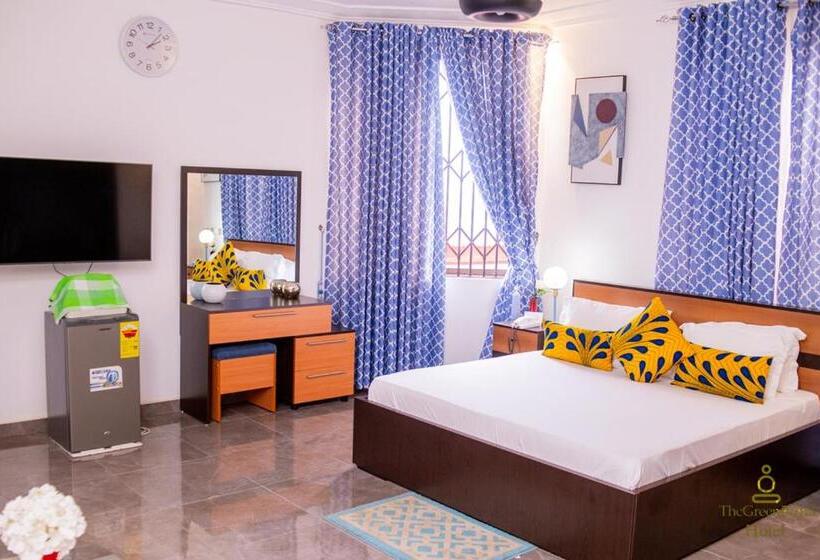 Отель The Green Royal