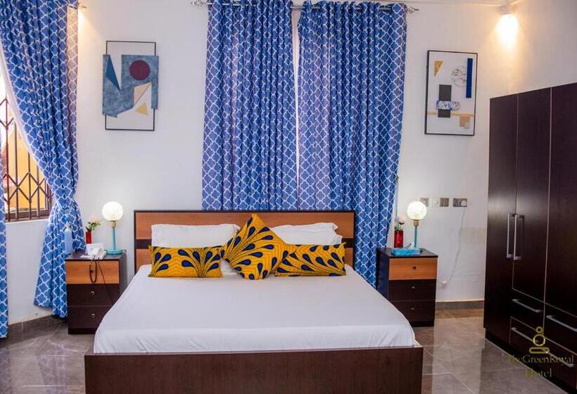 Отель The Green Royal