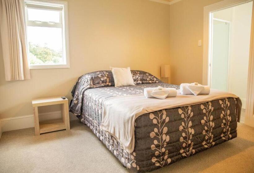 ホテル The Wakefield Bar And Restaurant Ltd