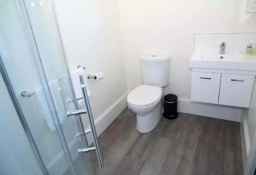 Hotelli The Wakefield Bar And Restaurant Ltd