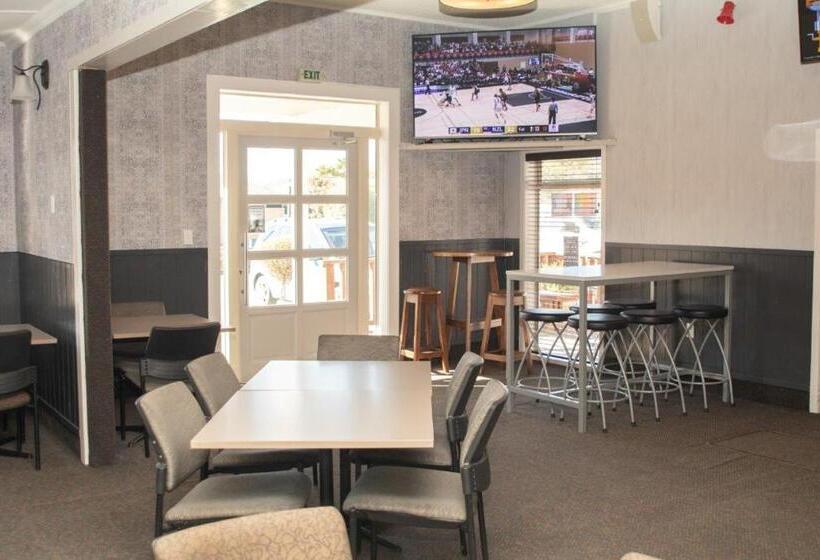 ホテル The Wakefield Bar And Restaurant Ltd