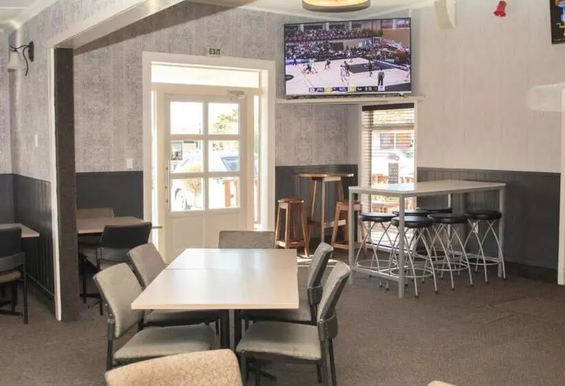 Hotelli The Wakefield Bar And Restaurant Ltd