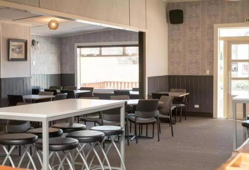 Hotelli The Wakefield Bar And Restaurant Ltd