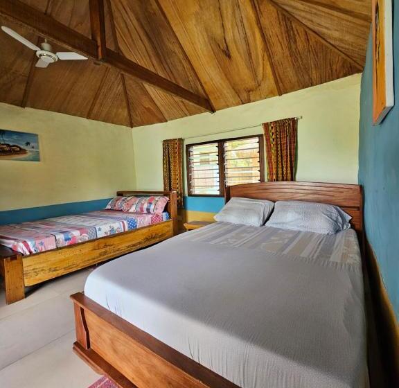 בית מלון כפרי Uzoma S Lodge