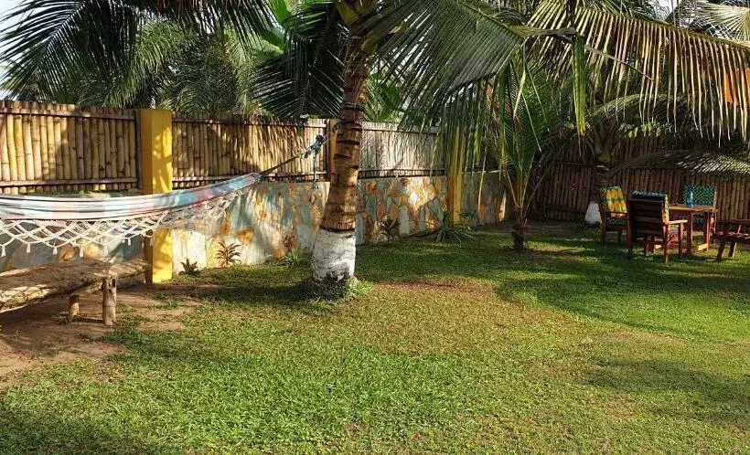 Hotelli Uzoma S Lodge