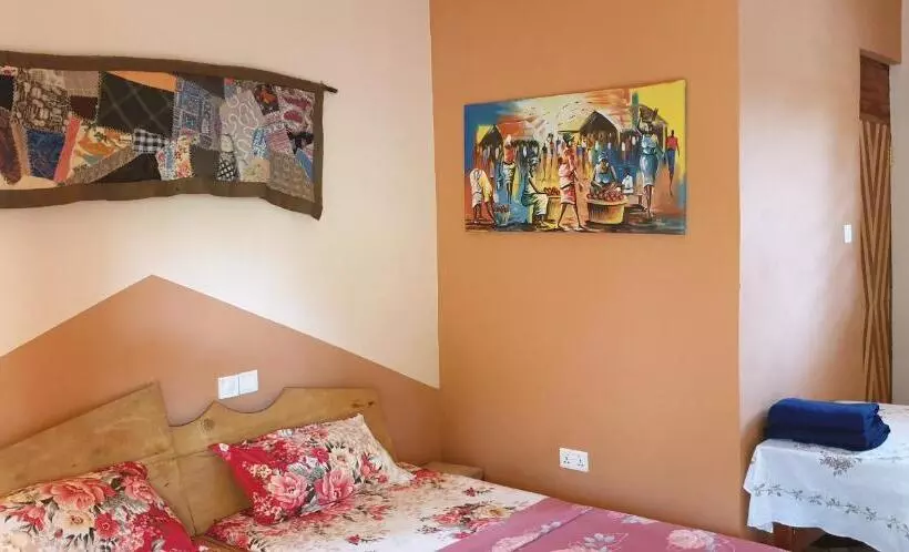 Hotelli Uzoma S Lodge