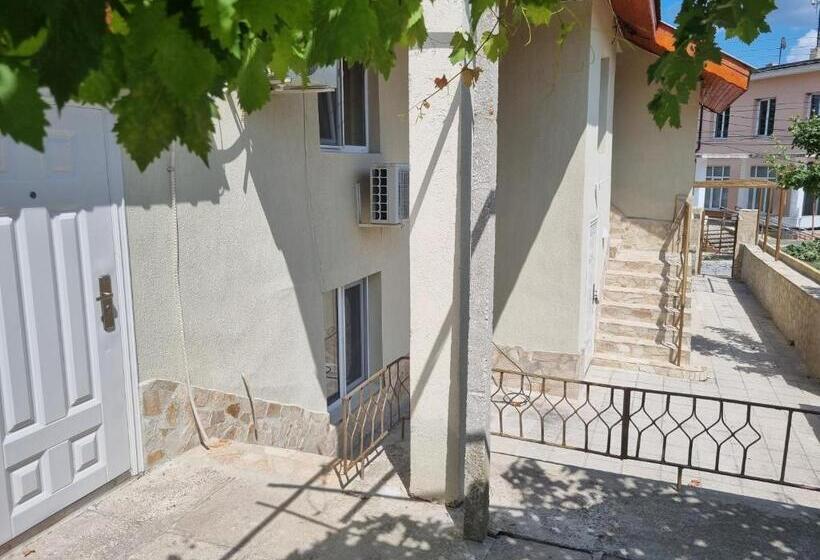 پانسیون стаи за гости   девня