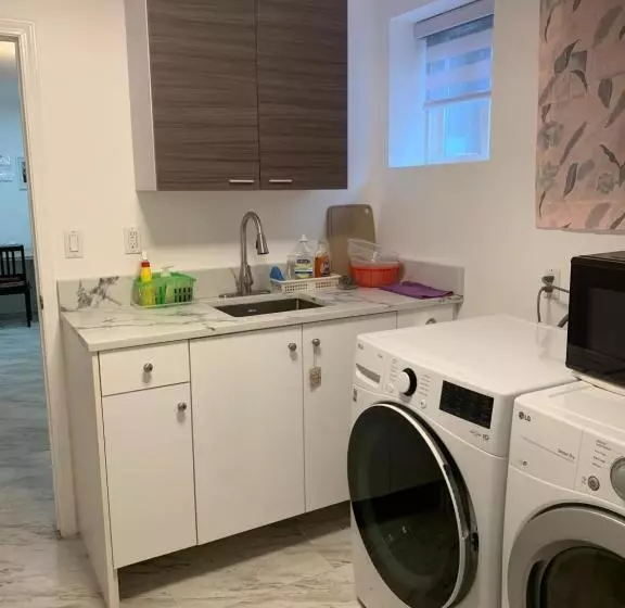 ペンション Exclusive Offer   A Special Deal Ending Soon!! Super Nice Location   Very Close To Yvr Airport And S