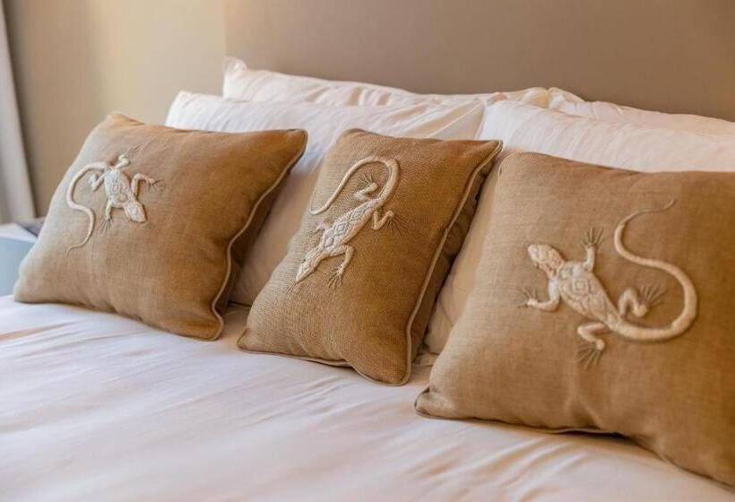 پانسیون Five By Capri 5 Senses