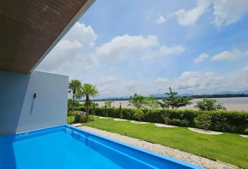 Sunrise Resort & Cafe   ซันไรส์ รีสอร์ท & คาเฟ่