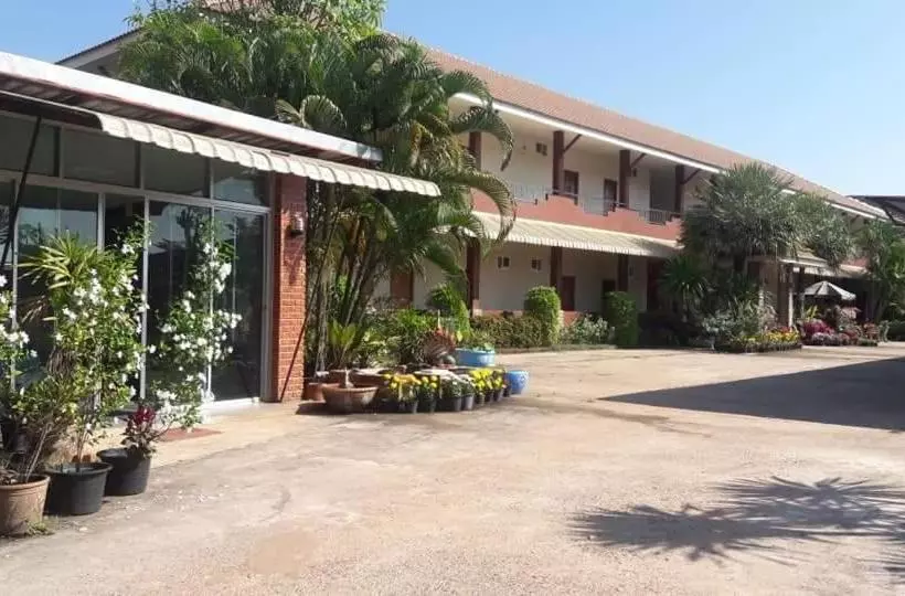 ユースホステル Mayuree Resort