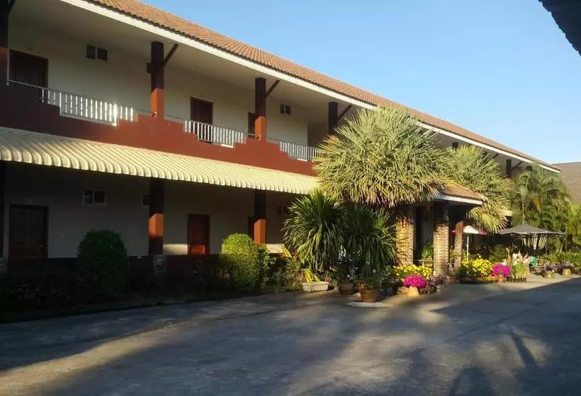 ユースホステル Mayuree Resort