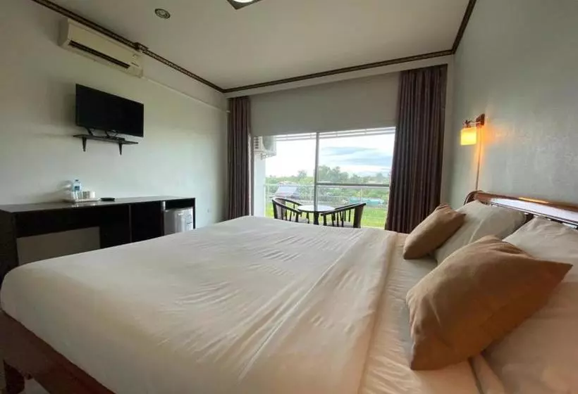 ユースホステル Mayuree Resort