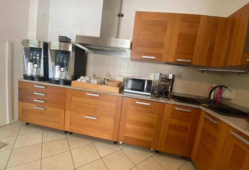 تختخواب و صبحانه Bed In Bus