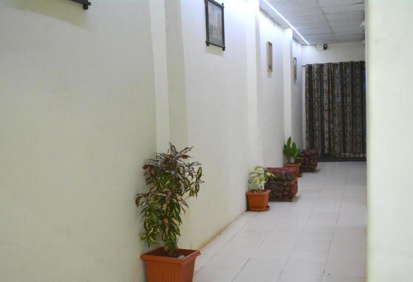 تختخواب و صبحانه Dhingra Residency