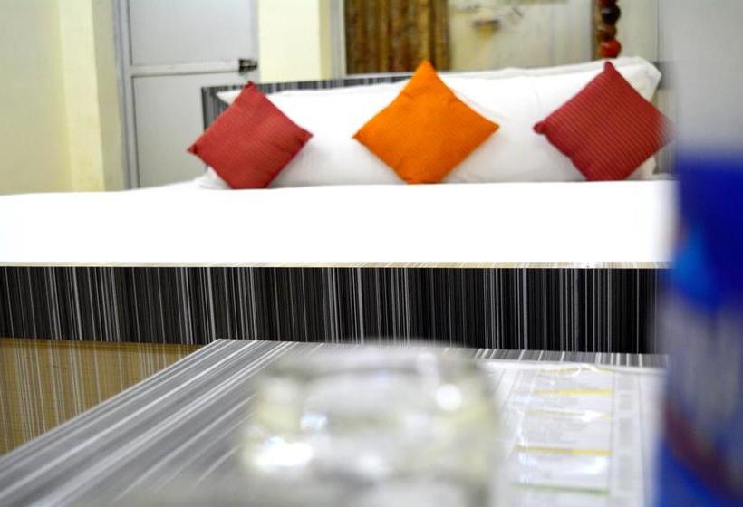 تختخواب و صبحانه Dhingra Residency