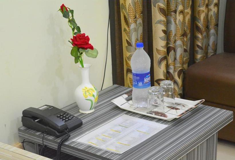 تختخواب و صبحانه Dhingra Residency