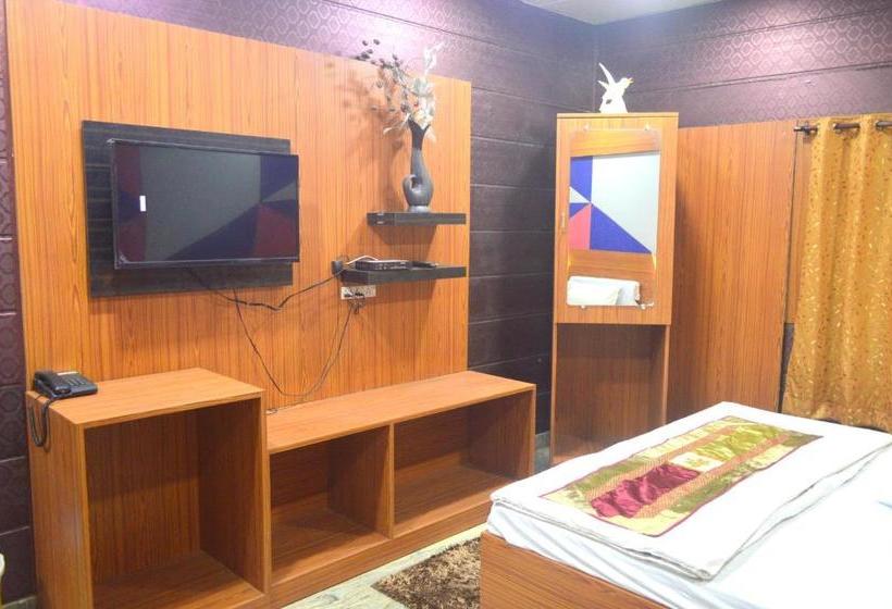 تختخواب و صبحانه Dhingra Residency