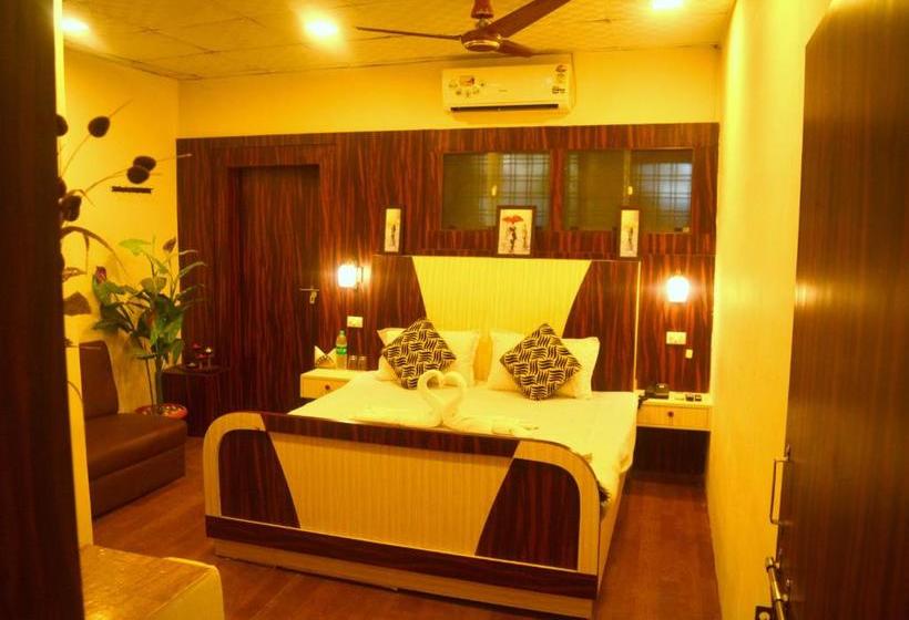 تختخواب و صبحانه Dhingra Residency