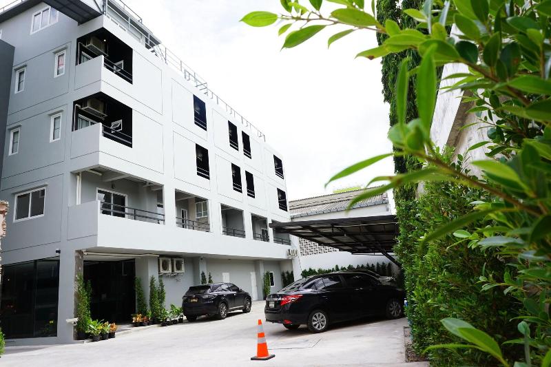 B Black Hotel Chonburi