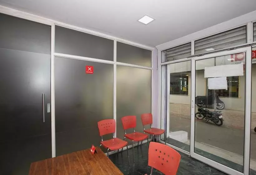 ホテル Oyo Rooms Velachery