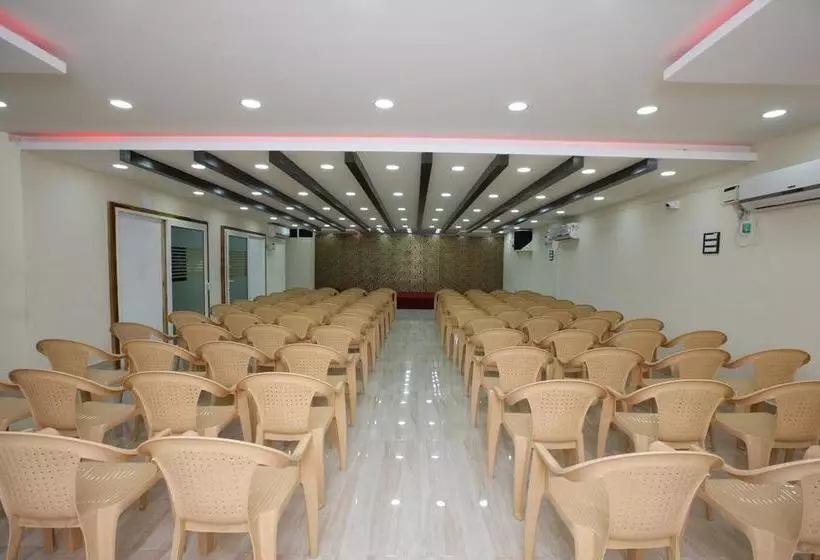 ホテル Oyo Rooms Velachery
