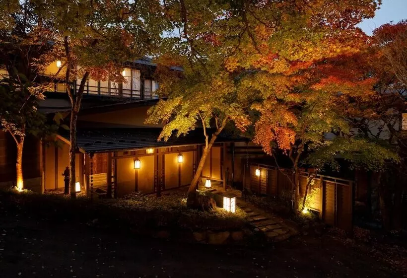 旅館 Sansuikaku