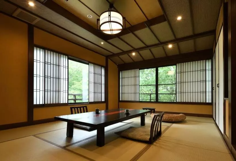 旅館 Sansuikaku