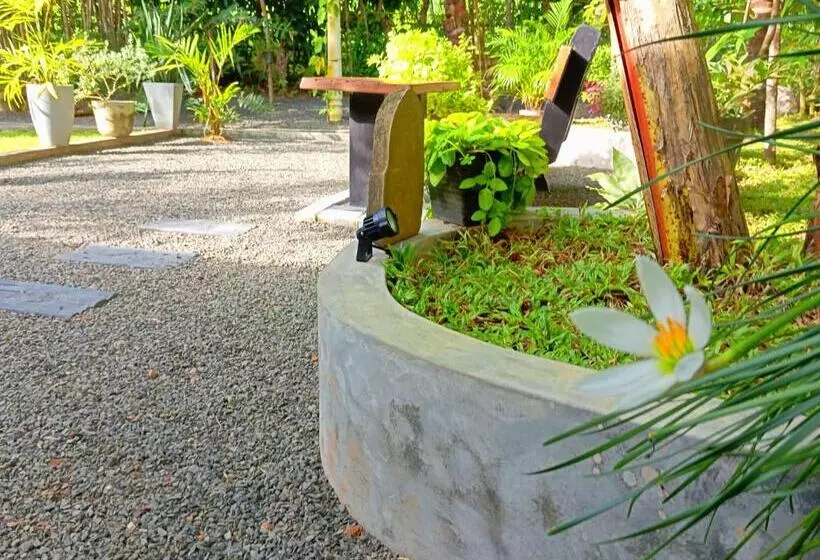 Aamiaismajoitus (B&B) Happy Stay Mirissa