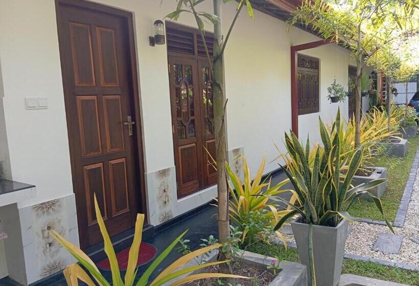 Bed and Breakfast Happy Stay Mirissa